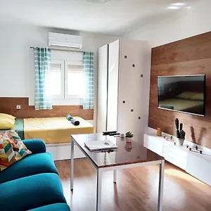 Bright And Quiet In Apartment Malaga